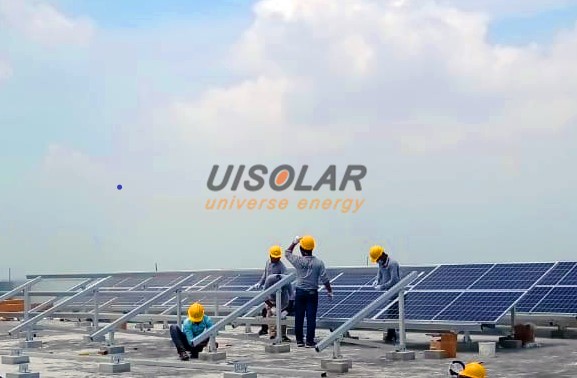 UISOLAR توفر أرفف شمسية لمشروع السقف في البنغال
